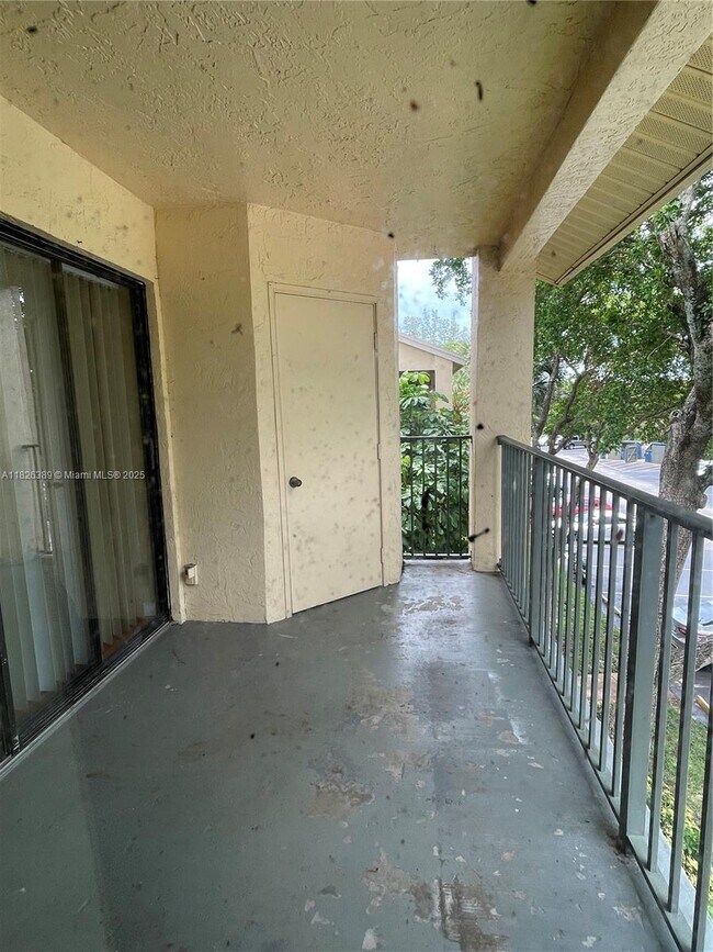 Building Photo - 9999 Summerbreeze Dr