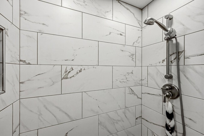 Building Photo - 7340 N Vía Camello Del Norte