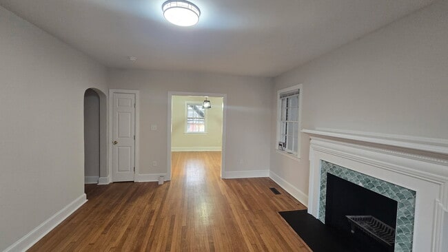 Building Photo - 4418 Cutshaw Ave