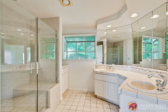 Building Photo - Private Saratoga Mountain Retreat Just Minutes from Downtown