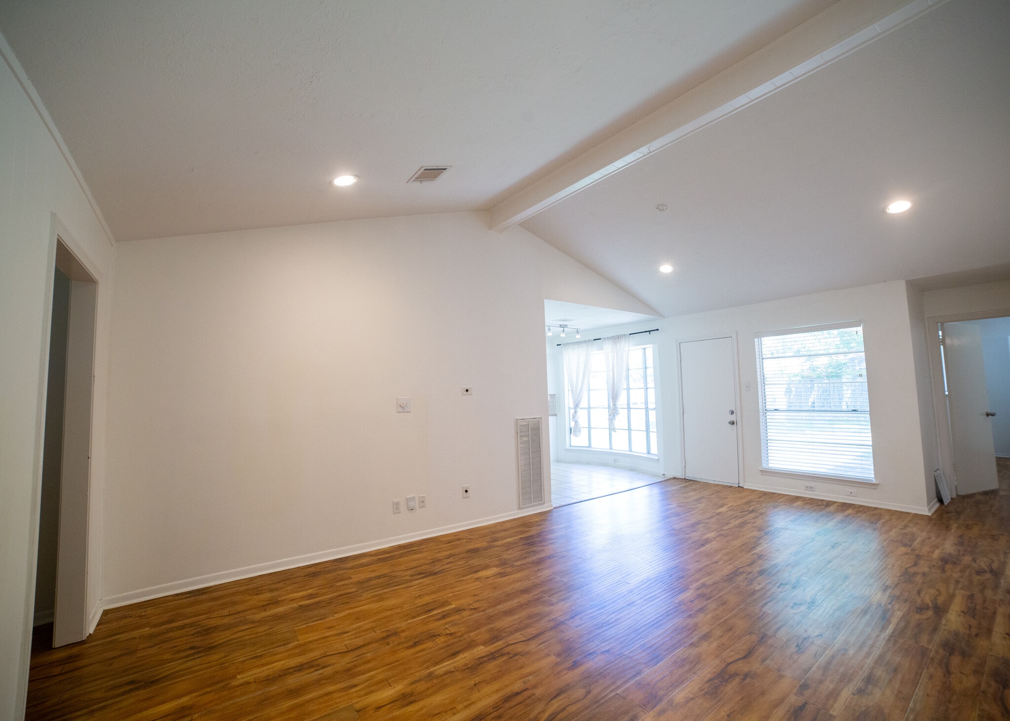 Building Photo - 13602 Fernhill Dr