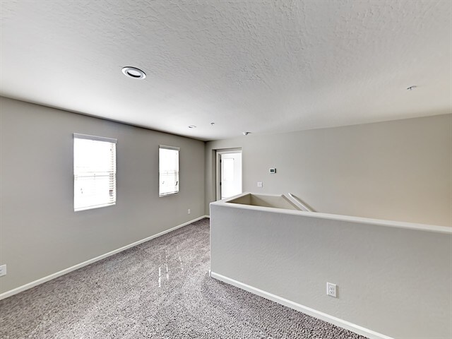 Building Photo - 20735 W Point Ridge Rd