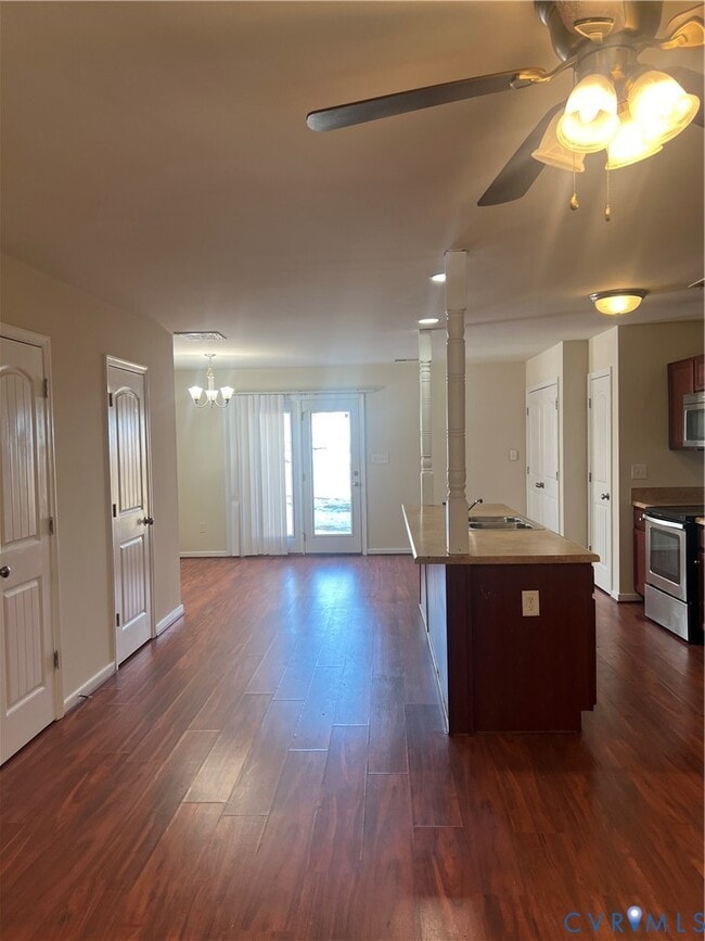 Building Photo - 1111 Tabb Ave