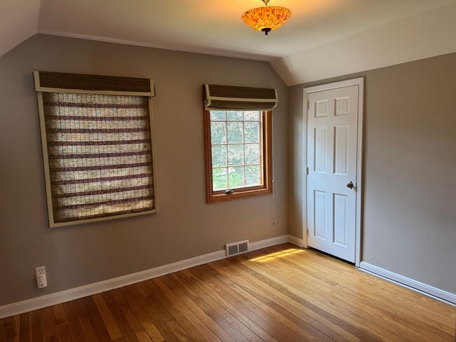 Building Photo - Brick Cape Cod in Upper Arlington School D...