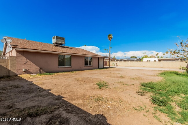 Building Photo - 5505 W Sunnyslope Ln