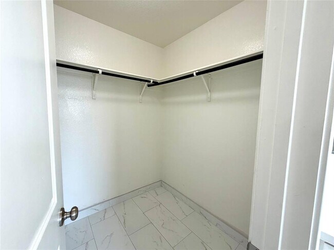 Building Photo - 216 Star Pass