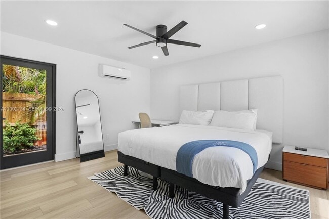 Building Photo - 811 NE 17th Ct