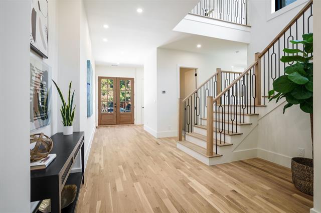 Building Photo - 5836 Kenwood Ave