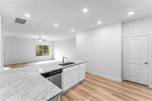 Building Photo - 1301 Parker Dr