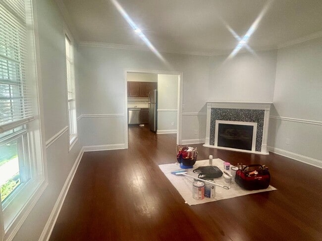 Building Photo - 607 Washtenaw Ave