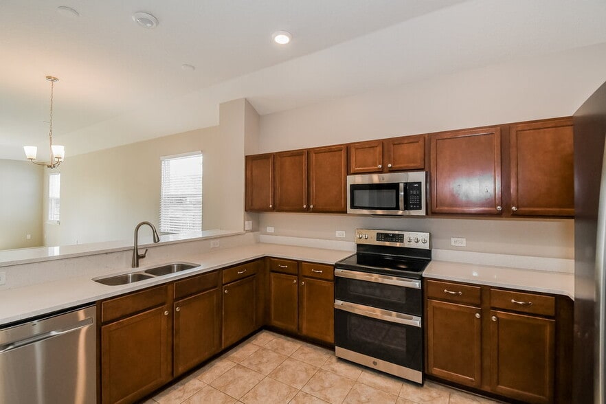 Building Photo - 5754 Village Pond Cir