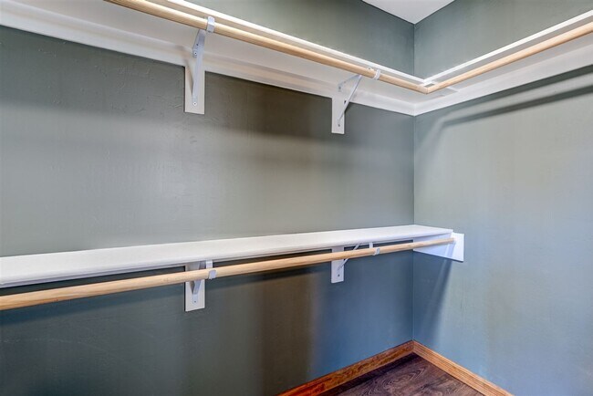 Building Photo - Newly Remodeled 2 Bed, 1 Bath + a Den  Home at The Base of Thumb Butte!