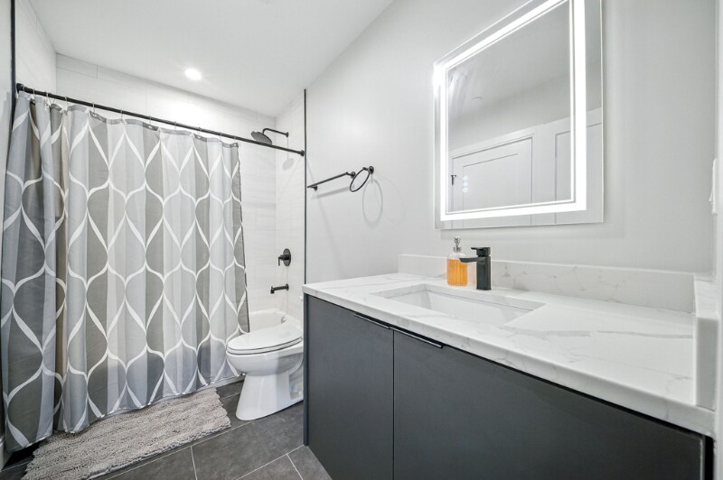 Building Photo - 25 2nd St