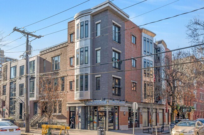 Primary Photo - 98 Garden St