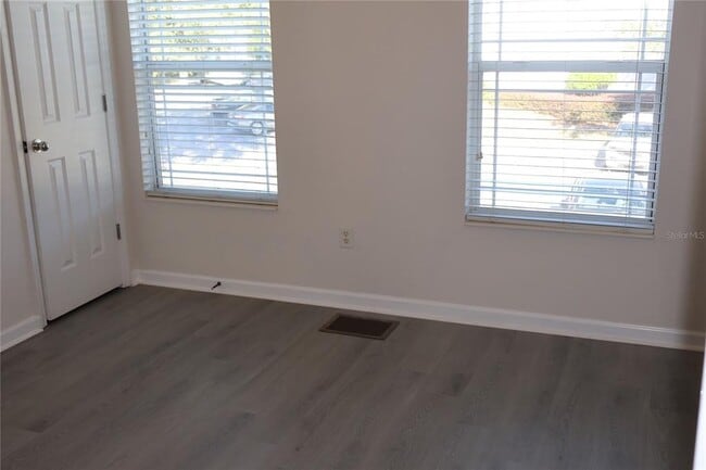 Building Photo - 4468 SW 49th Ave