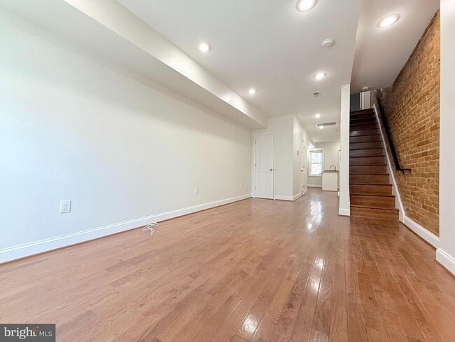 Building Photo - 1268 Glyndon Ave