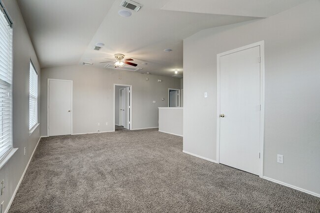 Building Photo - 223 Sunset Colony Dr