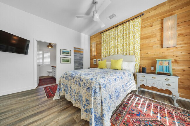 Building Photo - 53980 Avenida Mendoza