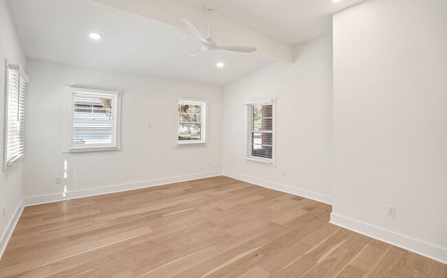 Building Photo - Downtown Beaufort Charmer