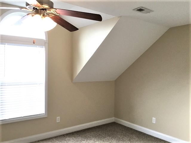 Building Photo - 5721 Rhyne Cove Ln