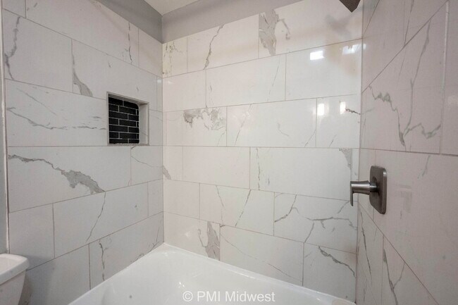 Building Photo - "Charming 3-Bed Home on Dubarry Road – Coz...