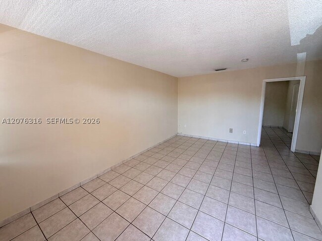 Building Photo - 1154 W 35th St