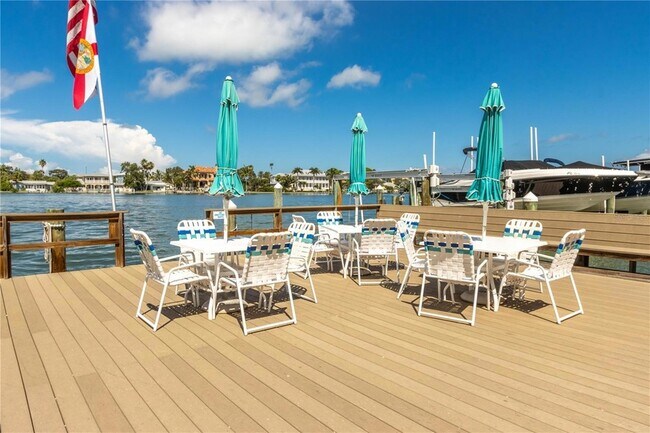 Building Photo - 700 Island Way