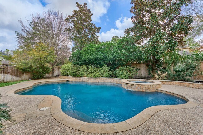 Building Photo - 18 Wyckham Cir