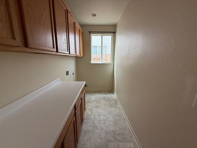 Building Photo - 3812 Oakland Bay Dr