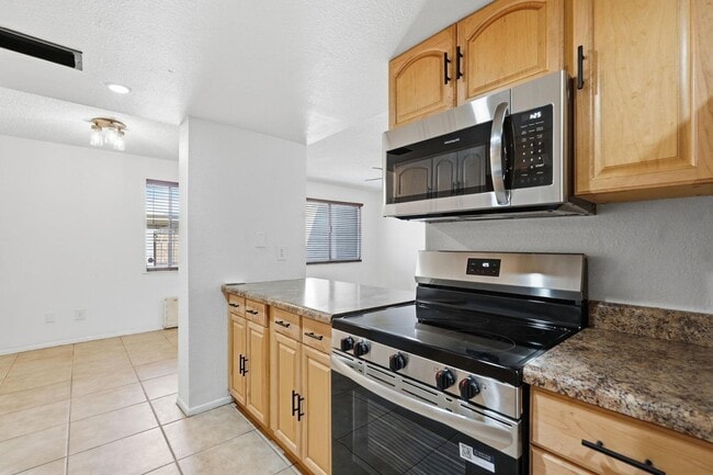 Building Photo - 1017 E Redfield Rd