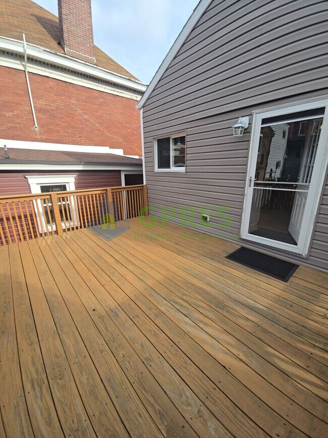 Building Photo - 119 E Sherman St