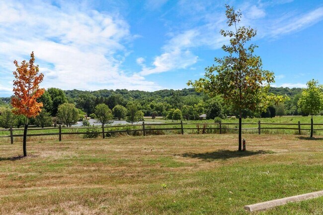 Building Photo - Fontana-on-Geneva Lake Furnished Home Avai...