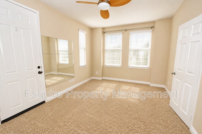 Building Photo - 2337 Chapel Dr