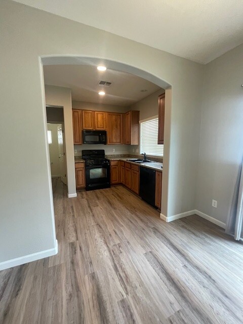 Building Photo - 10325 W Sands Dr