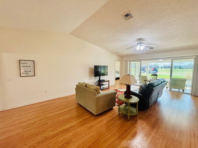 Building Photo - Furnished in gated 55+ golf community