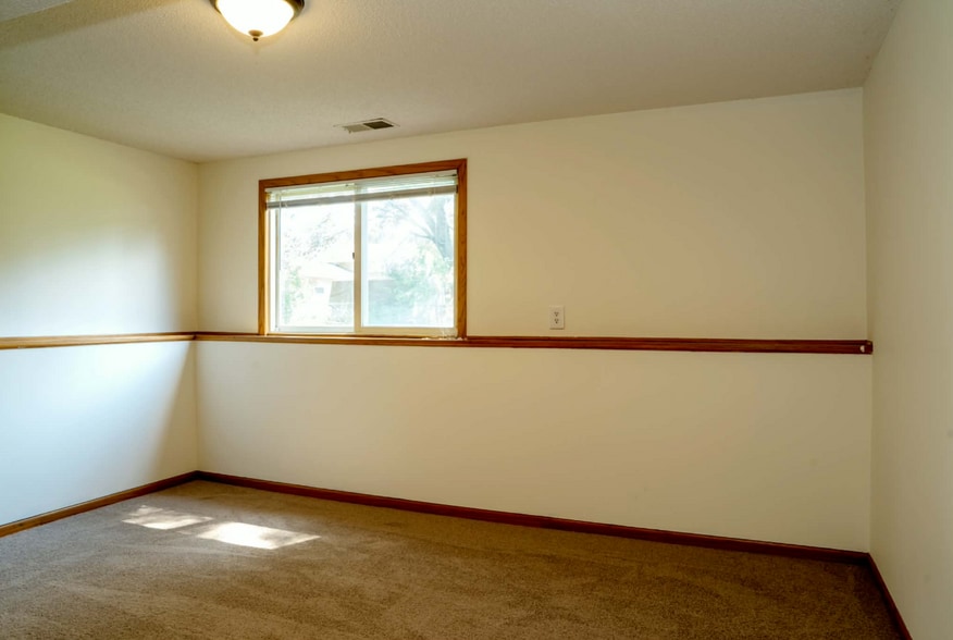 Building Photo - 1180 Lincoln Ct