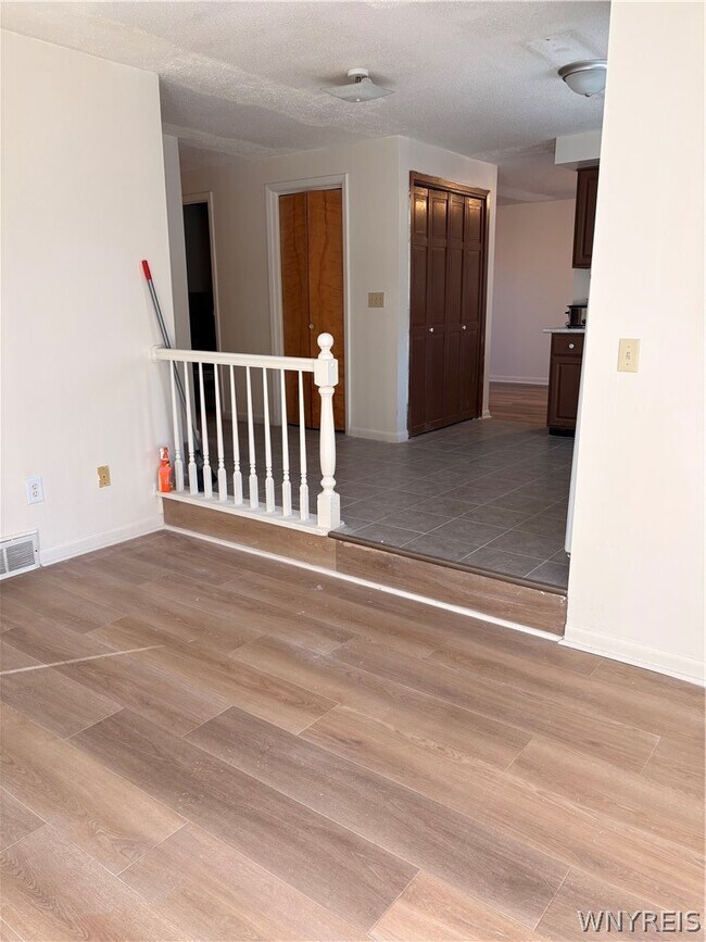 Building Photo - 141 Draden Ln