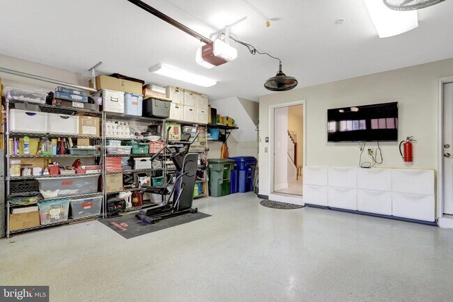 Building Photo - 2004 Potomac Ave