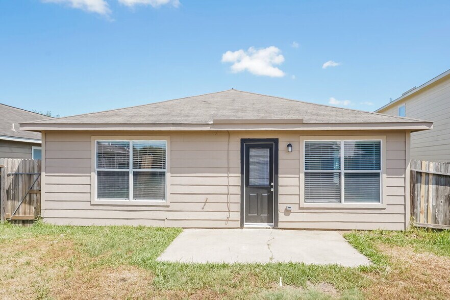Building Photo - 19031 Wild Yaupon Dr
