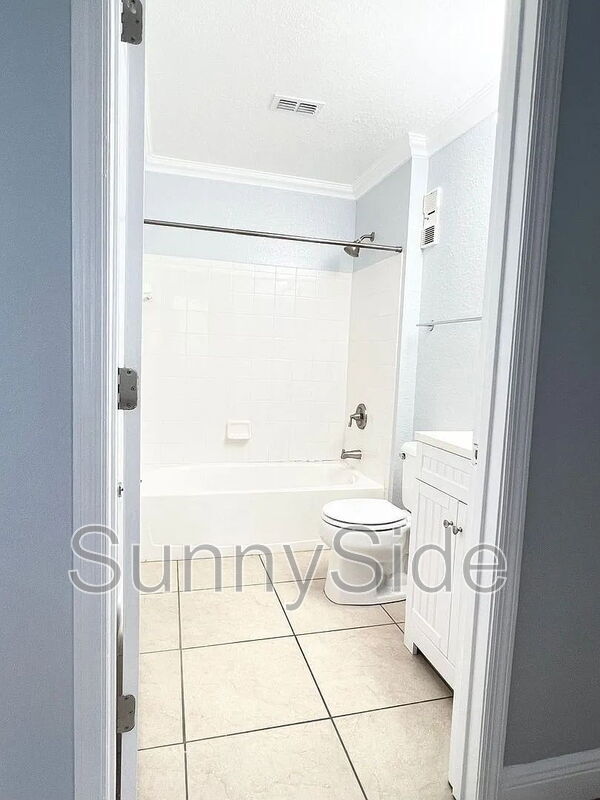 Building Photo - 13016 Plantation Park Cir