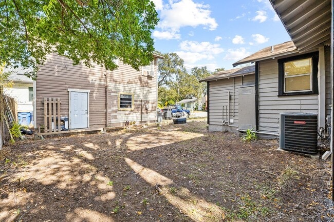 Building Photo - 1128 Belleair Rd