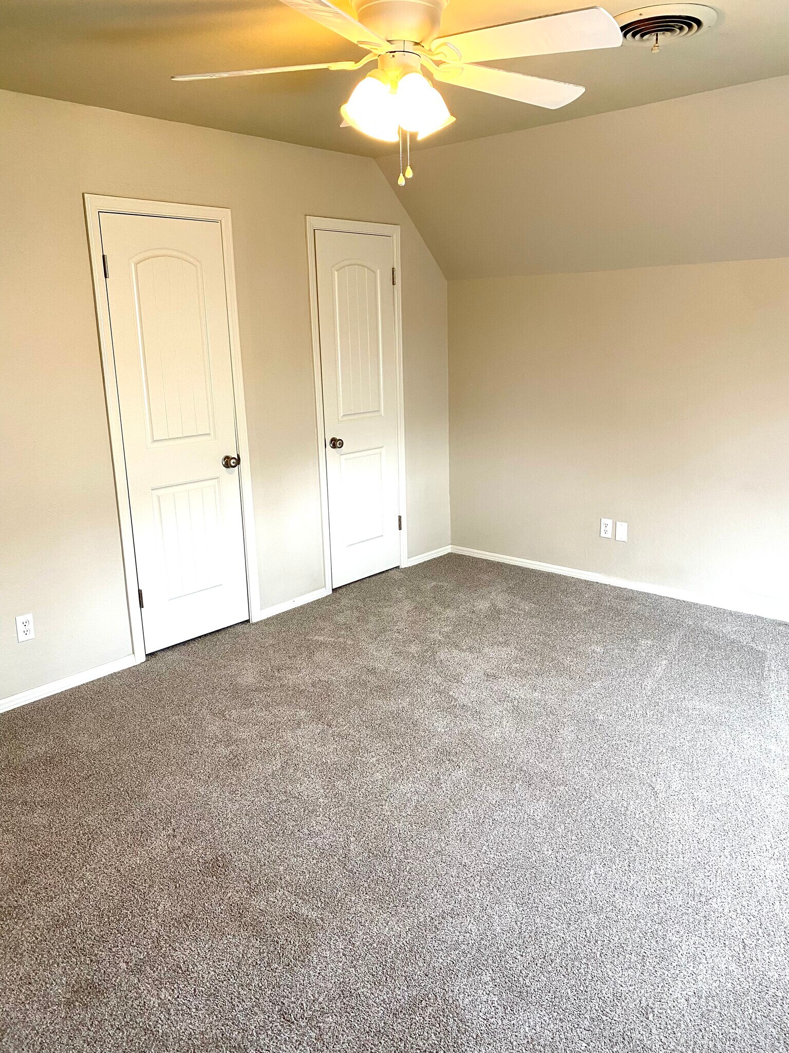 Building Photo - 3908 E 60th Pl