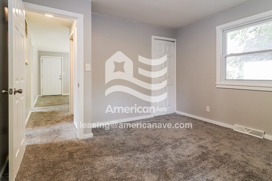 Building Photo - 33116 Armada Ct