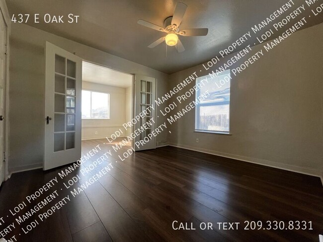 Building Photo - 437 E Oak St