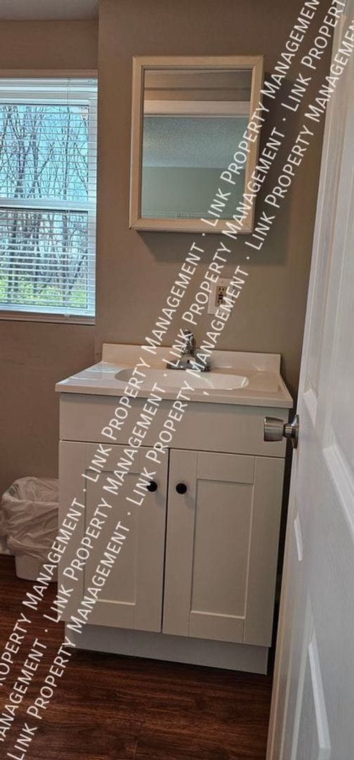 Building Photo - Completely Remodeled 2 Bedroom with a Huge...