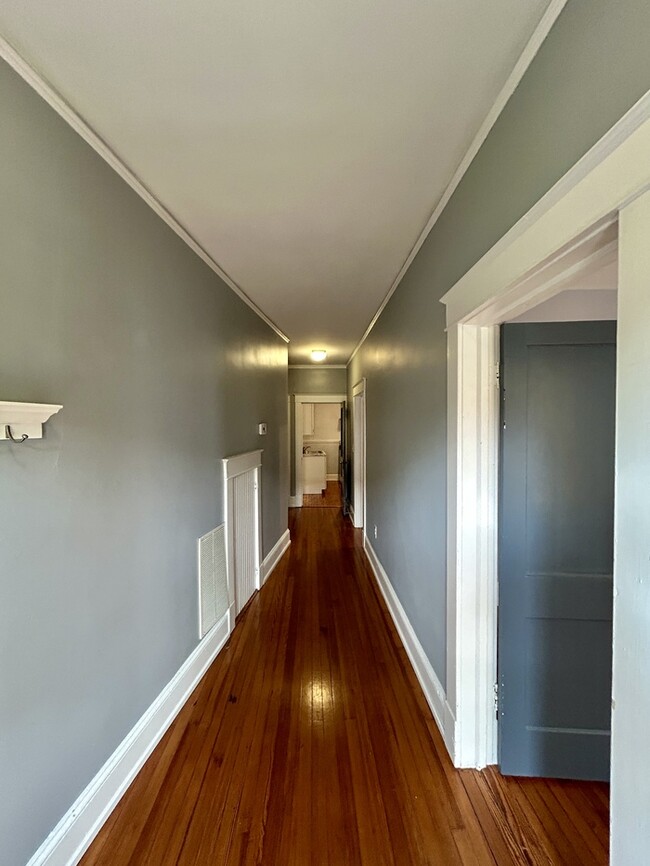 Building Photo - 2114 E Leigh St