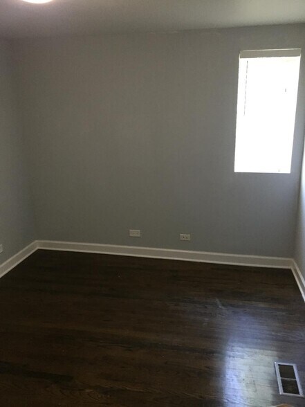 Building Photo - 4304 Lawndale Ave