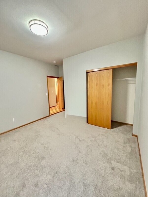 Building Photo - 180a W Maberry Dr