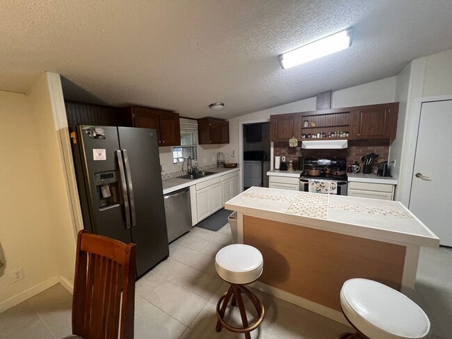 Building Photo - COMING LATE-FEBRUARY 2026! (Pet Friendly)