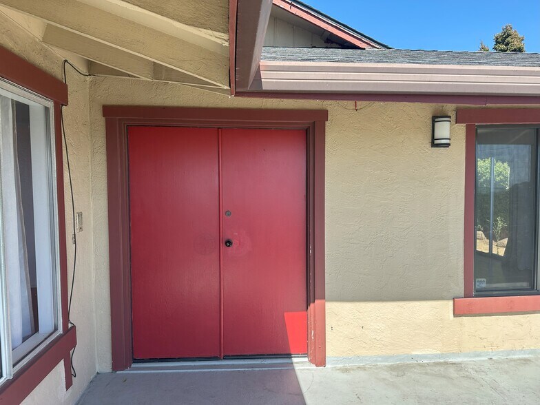 Building Photo - 2434 Mira Vista Dr